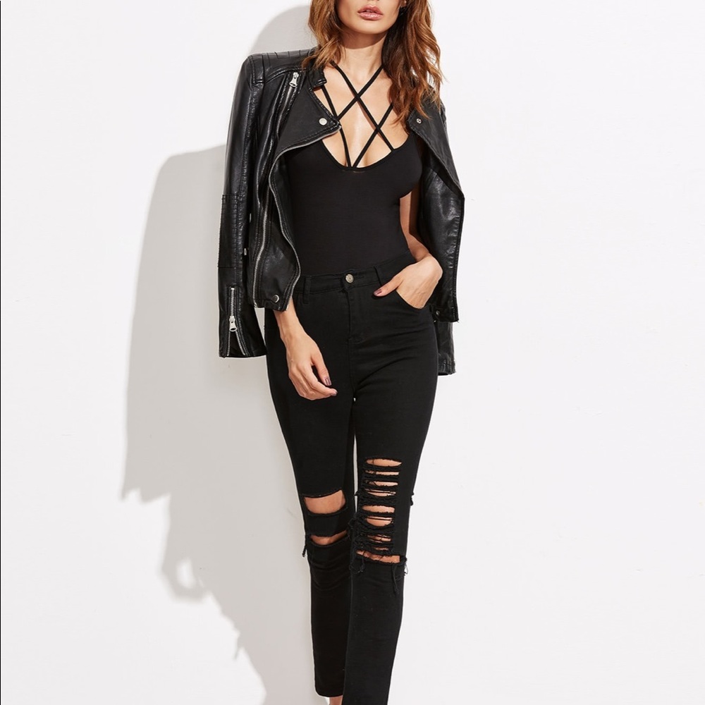 Black Crisscross Cami Bodysuit - Picture 4 of 7